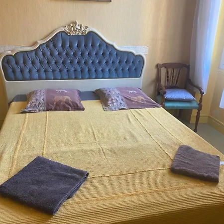 Villa-gaby Entiere Et Piscine Вілла Мантон