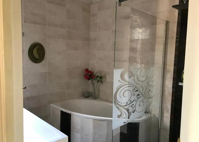 Villa-gaby Entiere Et Piscine Vila