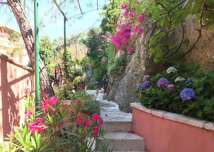 Villa-gaby Entiere Et Piscine Vila *