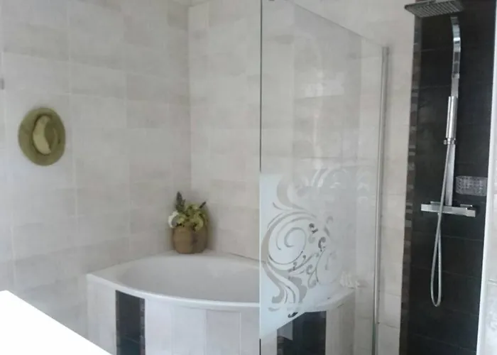 Villa-gaby Entiere Et Piscine Menton